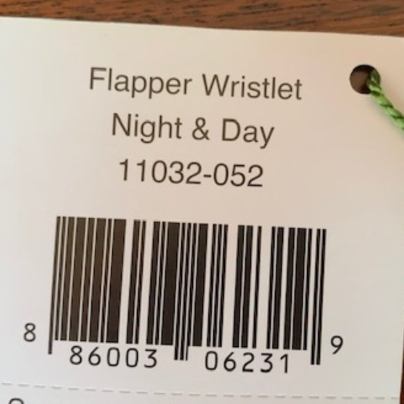 Vera Bradley Flapper Wristlet Night & Day - NWT - Picture 9 of 9